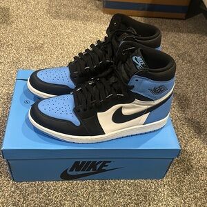Jordan 1  High Carolina